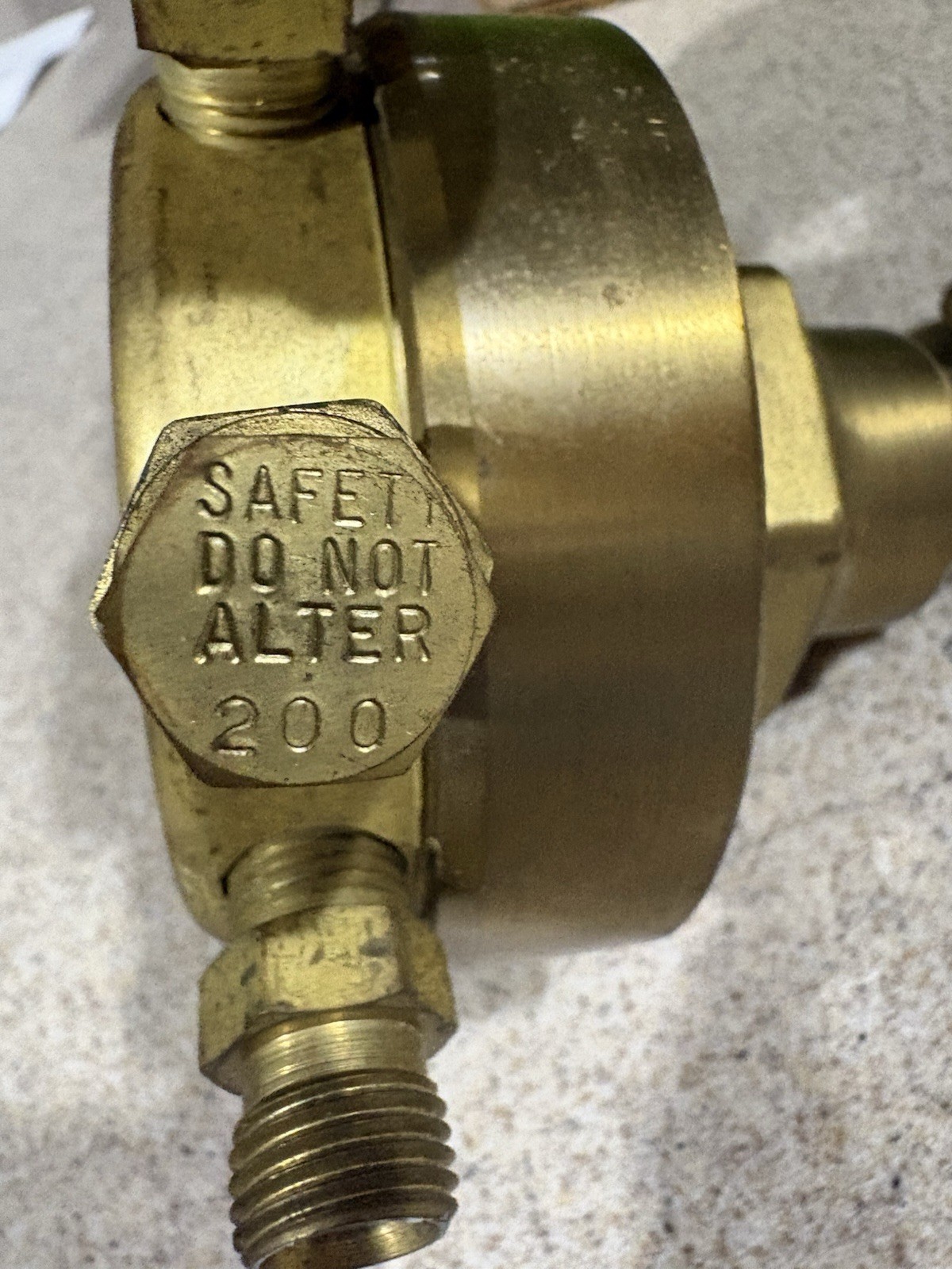 Vintage Brass Victor Safety Regulator SR 450D-540 . For Oxygen Tank