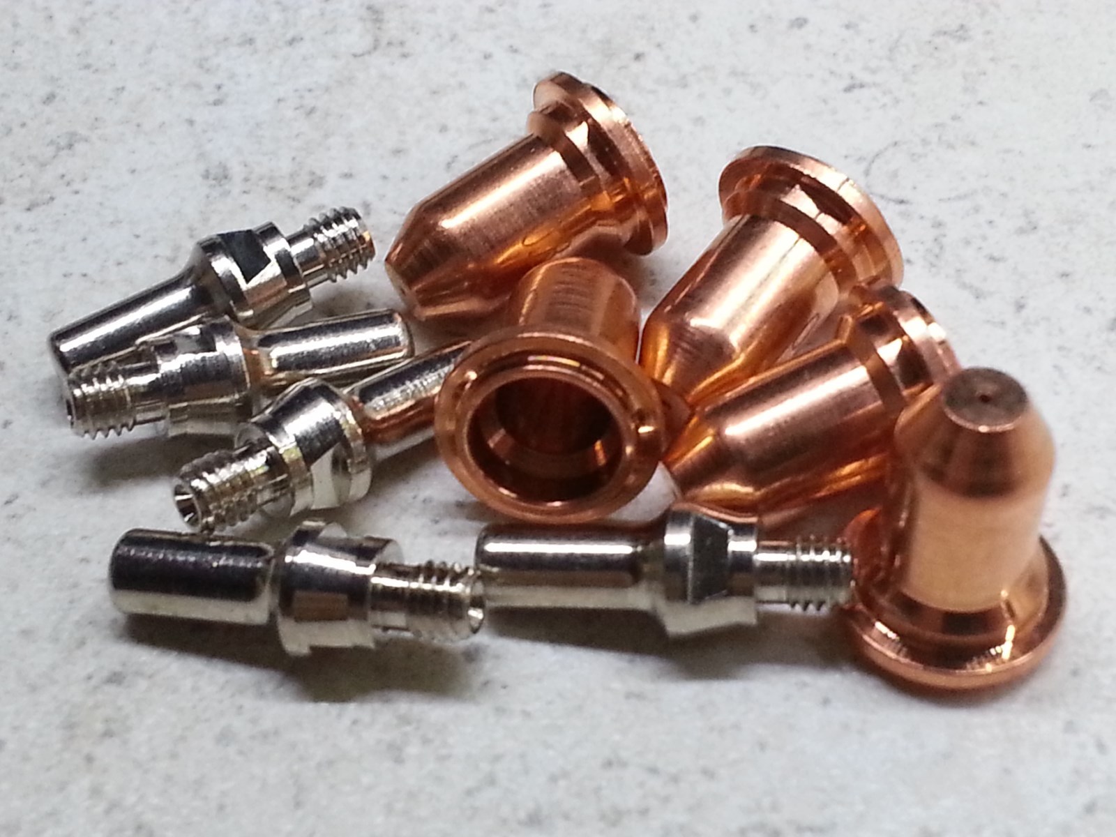 10 x Electrodes + Nozzles for Lincoln� P20 Plasma Torch KH652 K2820-1