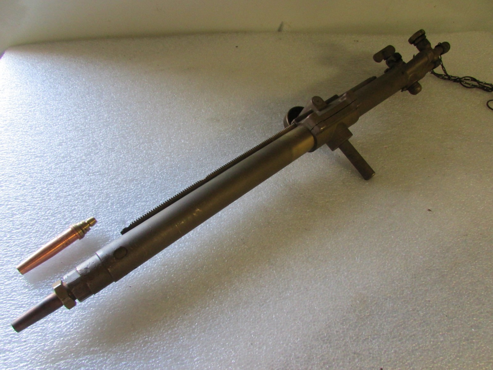 Track Machine Long Barrel Cutting Torch 27 1/4-in w/Scorpion APH-00 Tip