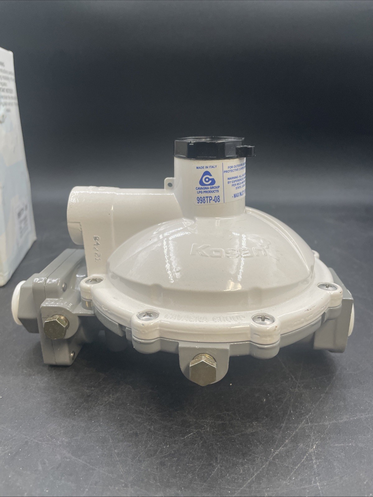 KOSAN 998TP-08 1/2″ NPT x 1/2″ NPT 2 PSI 1.46M BTU PROPANE REGULATOR
