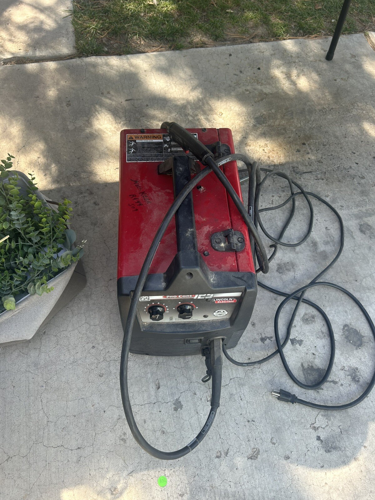 Lincoln Electric LE31MP Multi-Process Welder – Black/Red (K3461-1)