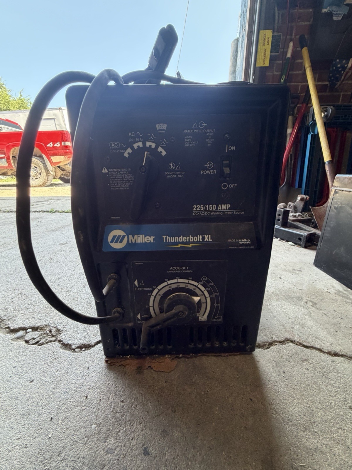 MILLER THUNDERBOLT XL 300 ARC WELDER USED 200/300 AMP POWER SOURCE
