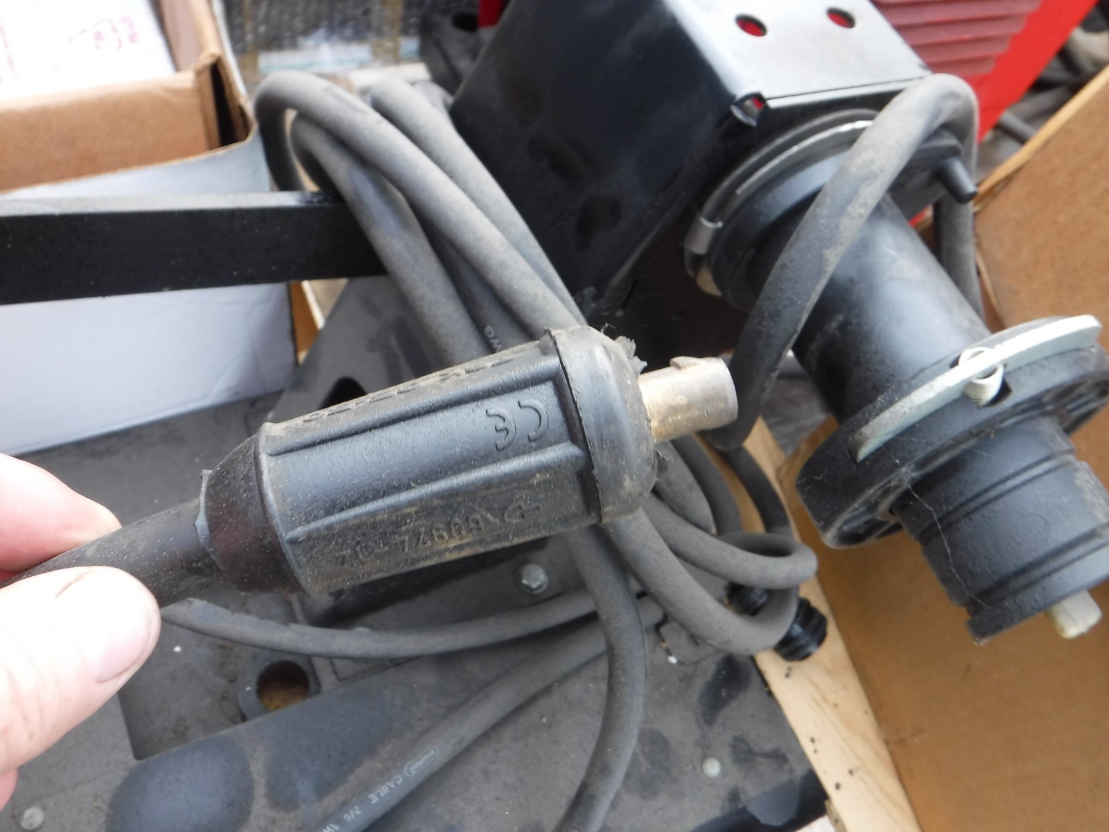 Lincoln Electric LN7 Wire Feeder WITH SPOOL HOLDER AND SWIVEL BASE