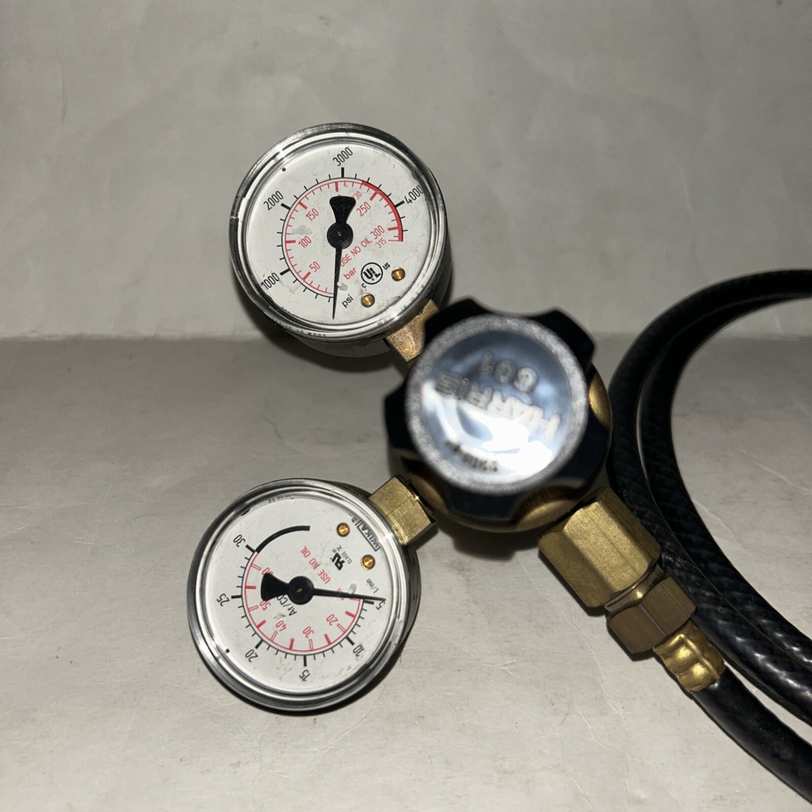 Harris gas shielding regulator for a welding torch (11777)