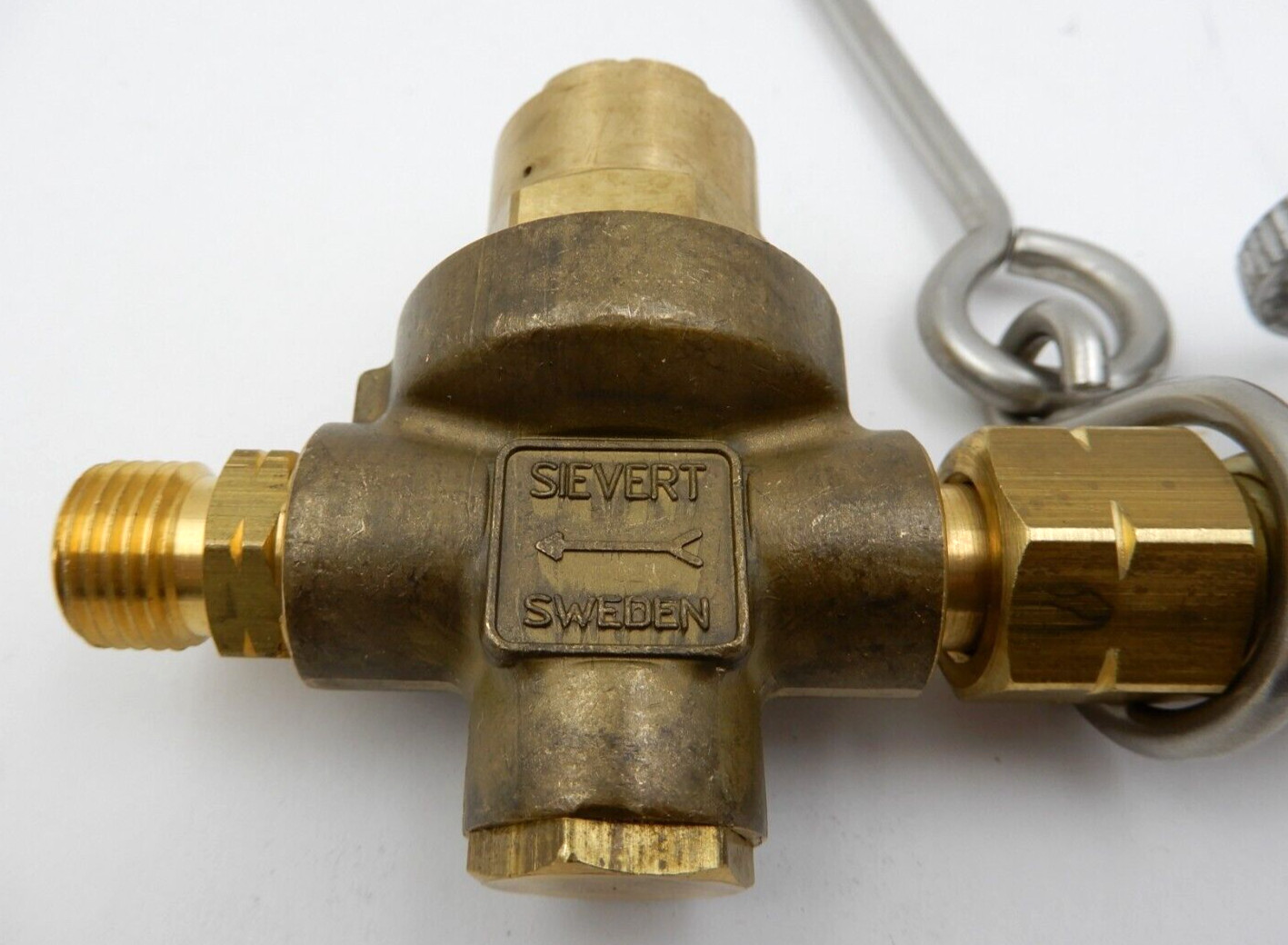 SIEVERT 309133 PRESET REGULATOR, SINGLE STAGE, POL, 27 PSI, USE WITH: PROPANE