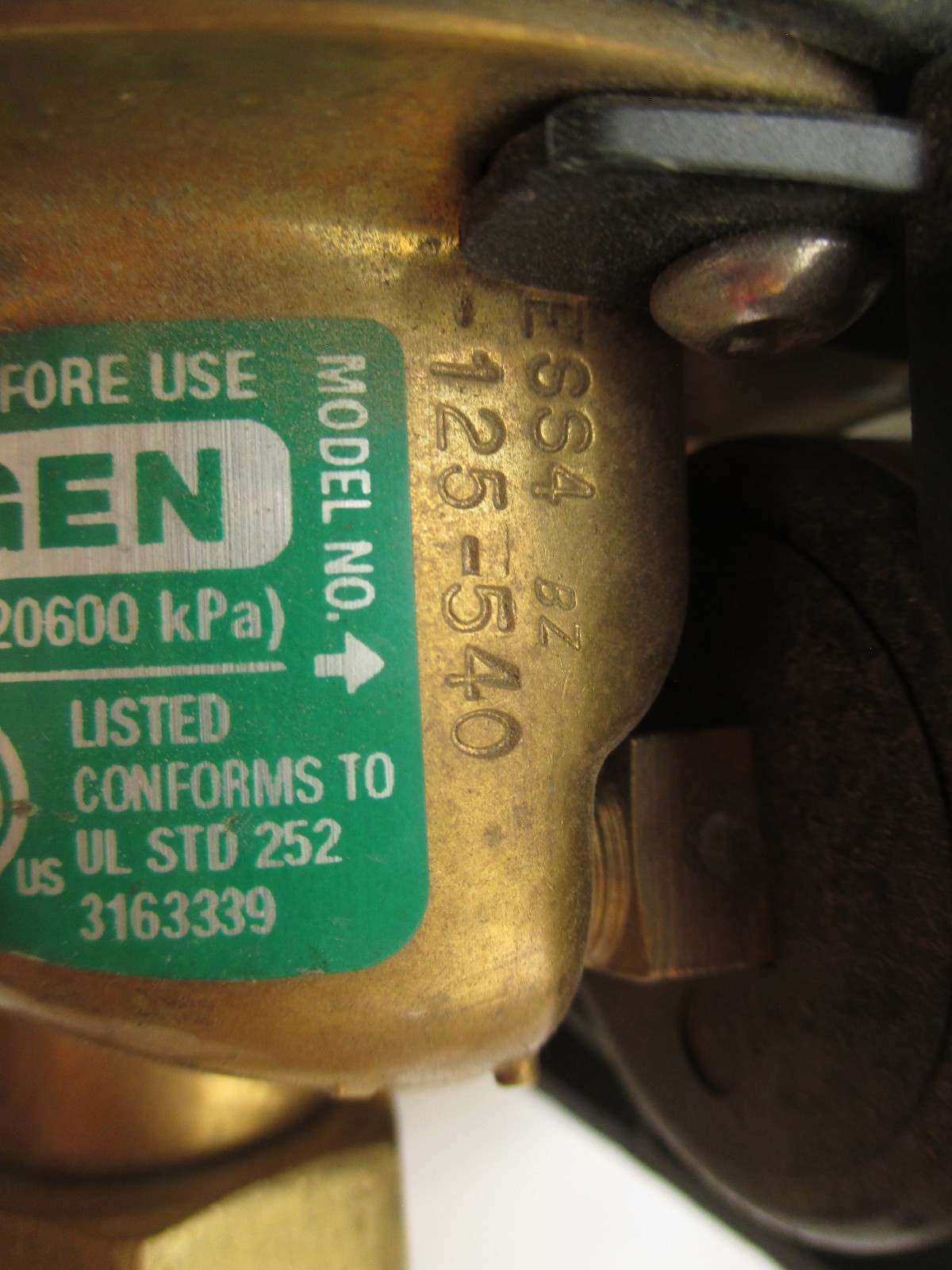 Victor Edge Oxygen Welding Gas Flow Regulator ESS4-125-540, High Capacity