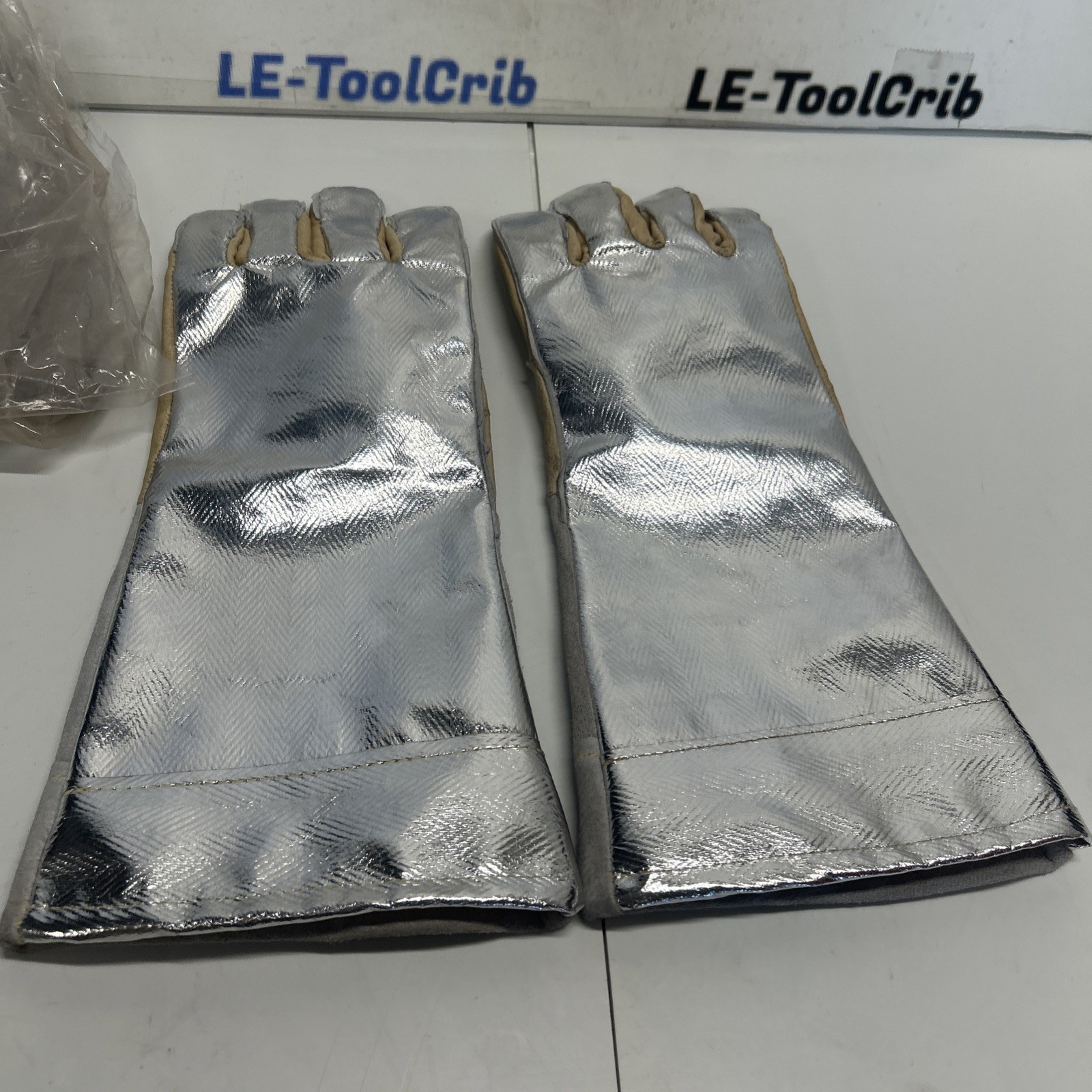 NEW Pair Aluminized Heat Resistant Gloves Foundry Torch Welding AC-295