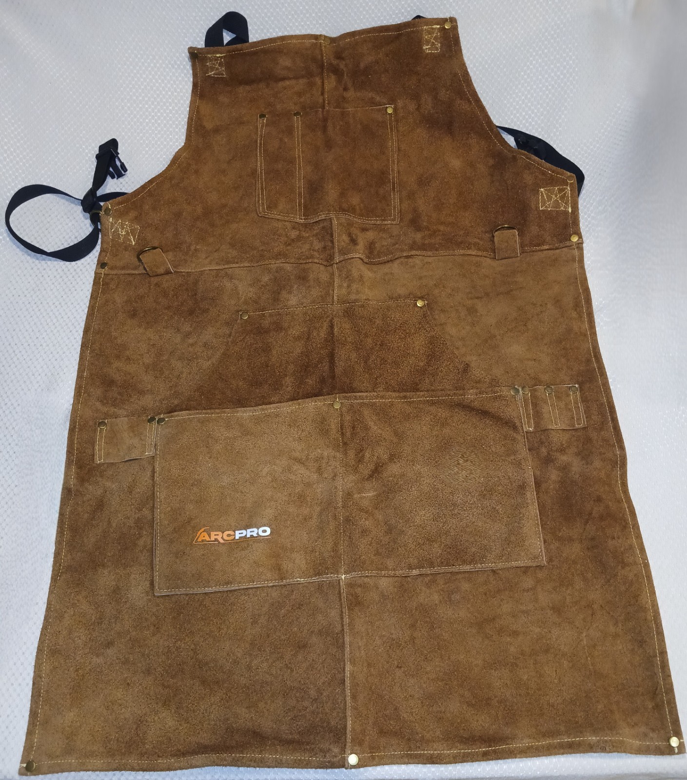 ARCPRO Split Leather Welding Apron with 6 Pockets Adjustable 23.5″W x 35″L-NEW