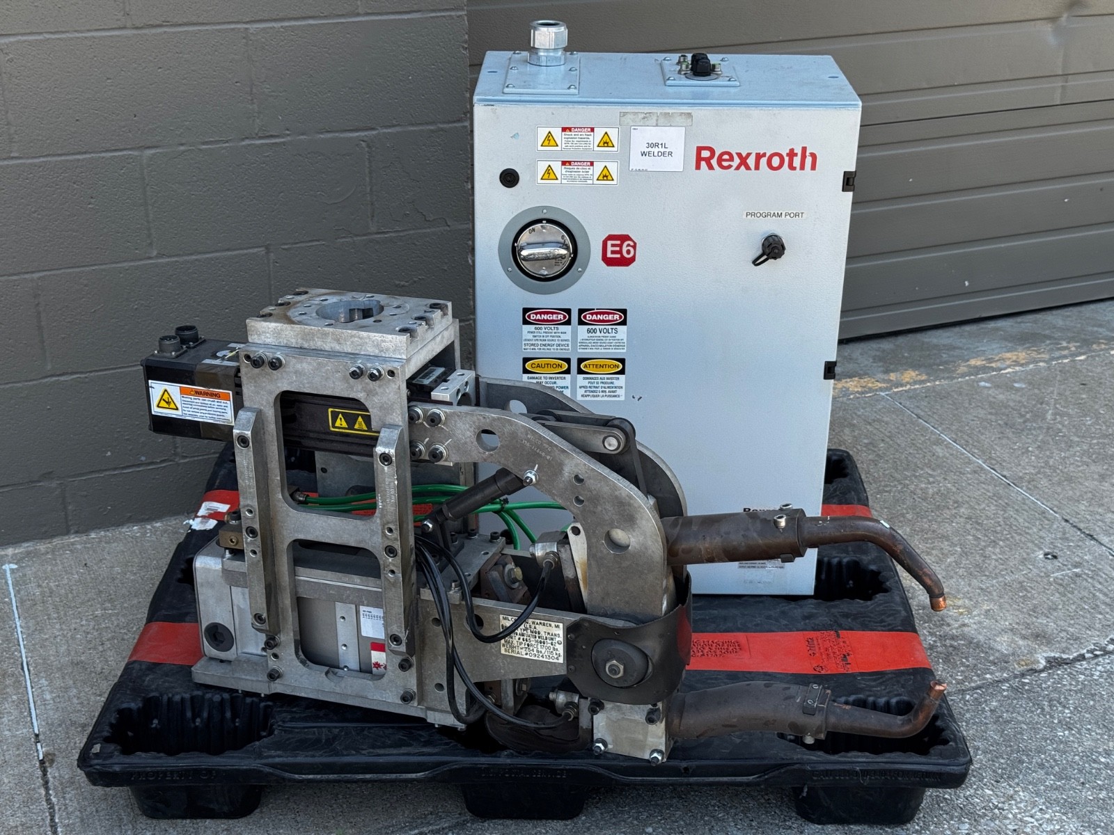 MILCO 665-16001-62 Pinch-Type Weld Gun USED Rexroth R987417792 Control Cabinet