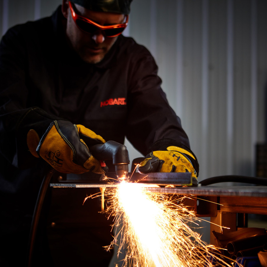 New!! Hobart AirForce 27i Plasma Cutter W/ Multi-Voltage Plug Inverter 120V/240V