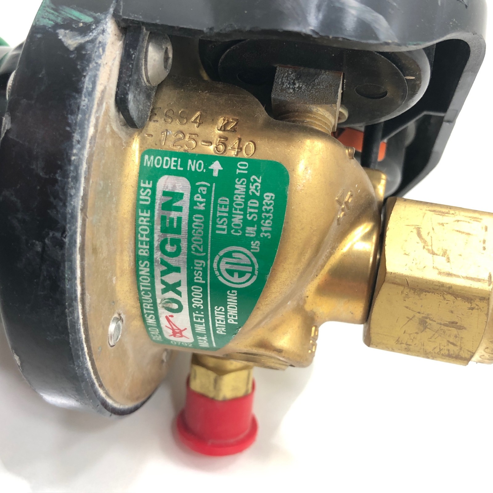 NEW Set Victor Edge ESS4-125-540 Oxygen & ESS4-15-510 Acetylene Gas Regulators