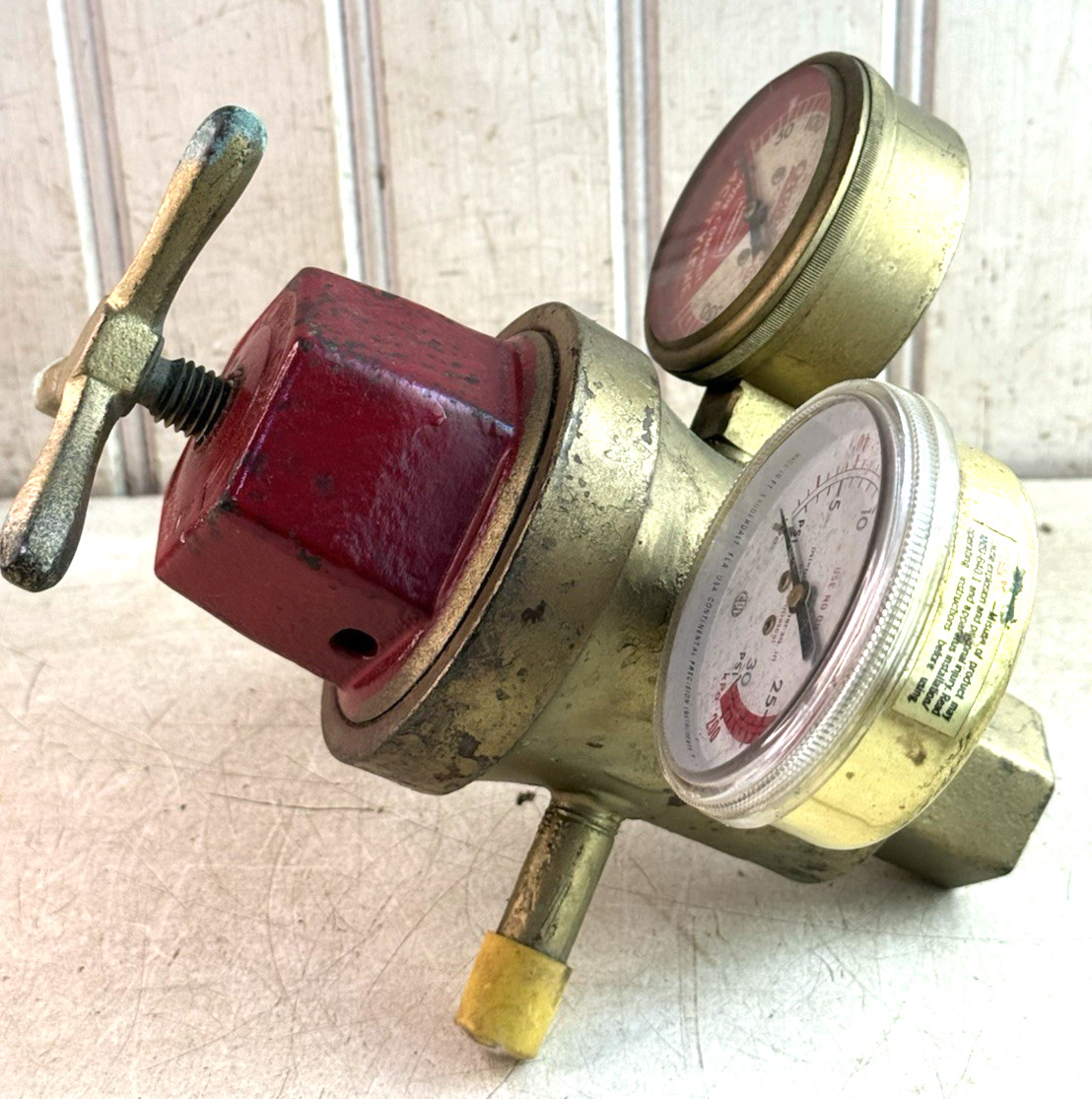 Oxweld Acetylene Regulator manufactured by the Linde Company / UNTESTED / USED