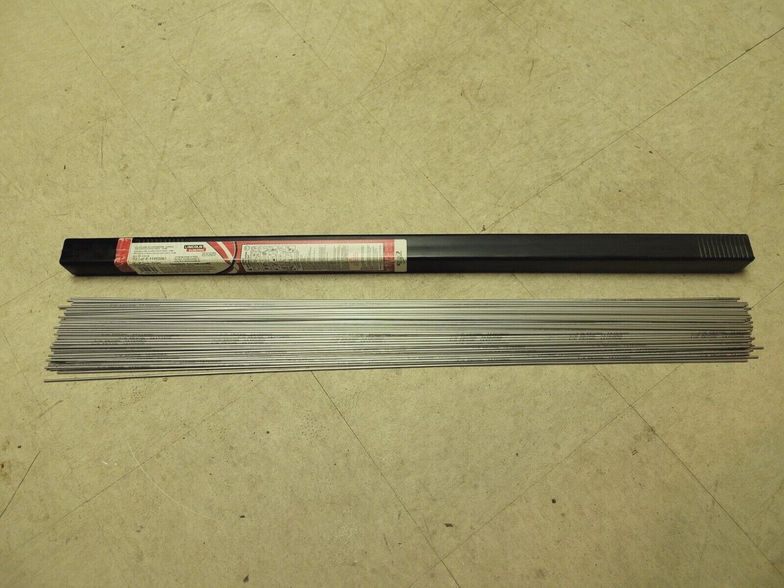 NEW 10LBS 80PCS LINCOLN ELECTRIC WELDING ROD ER308/308L AWS A5.9 1/8″DIA 36″L