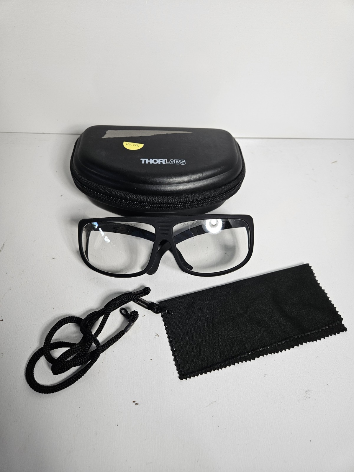 Thorlabs LG6 Laser Safety Glasses Clear Lenses 93% Visible Light Transmission