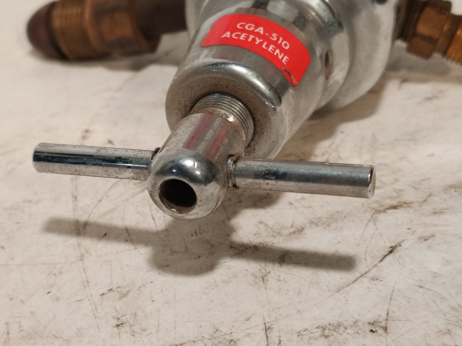 ESAB LO acetylene regulator CGA-510 dual gauge 0-400 PSI used as shown