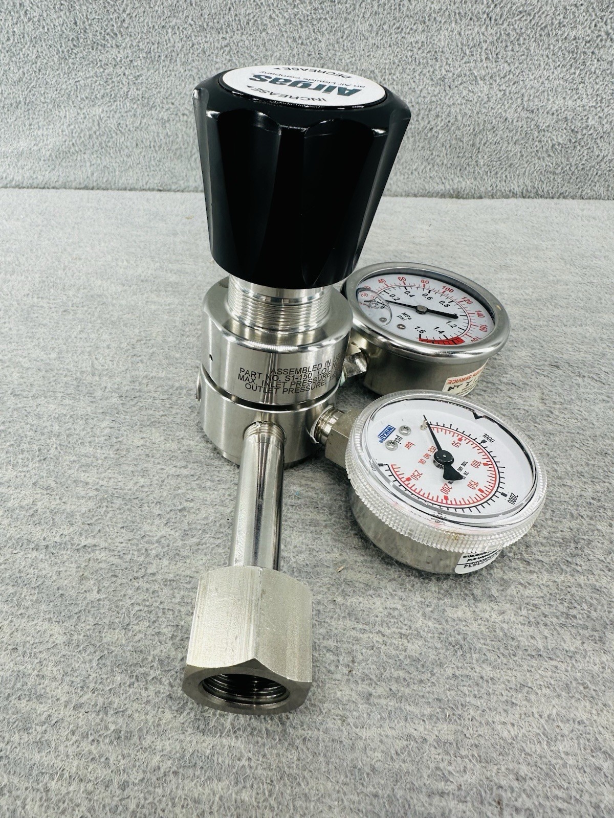 AIRGAS Y111213C320-AL – 316 SS Liquid Positive Seal Two Stage Regulator NEW (A)