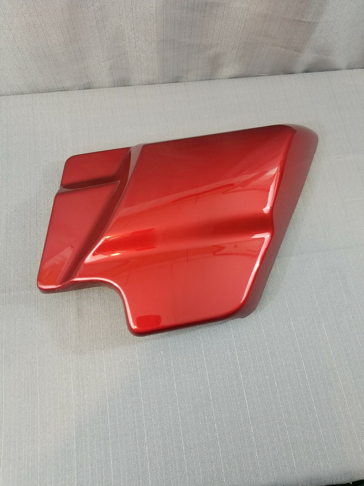 NOS OEM Harley-Davidson RH Side Cover For 2018 FLTRXS -Wicked Red – 57200072EFF