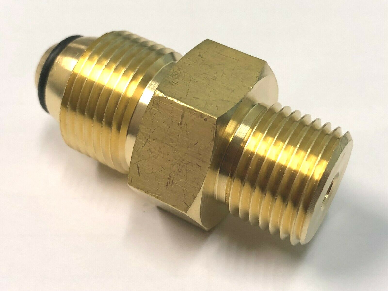 ONE PIECE COMPACT ADAPTOR CGA580 Cylinder to CGA320 Carbon Dioxide REGULATOR