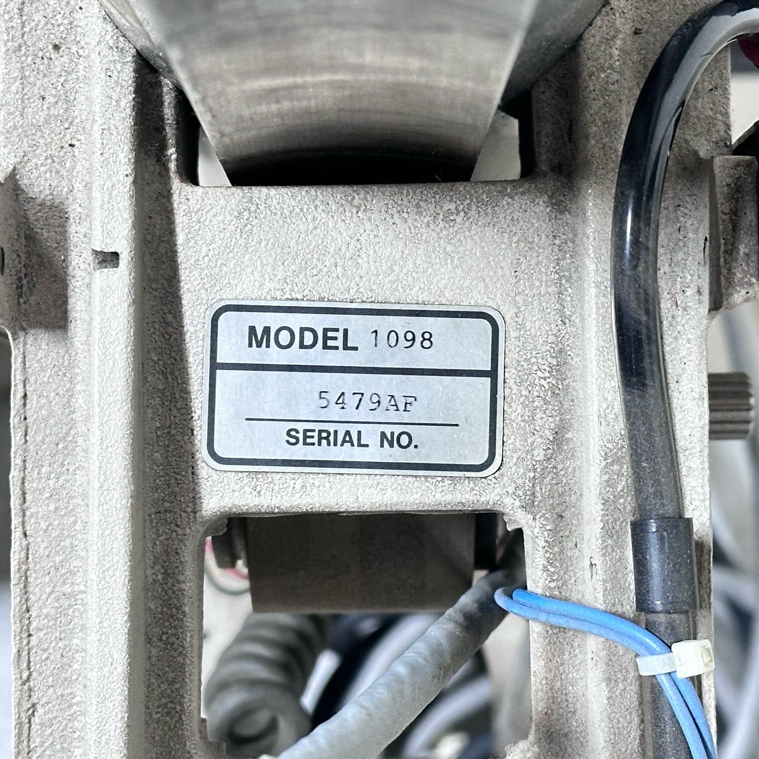 Sonics & Materials Model 1098 Ultrasonic Welding Machine