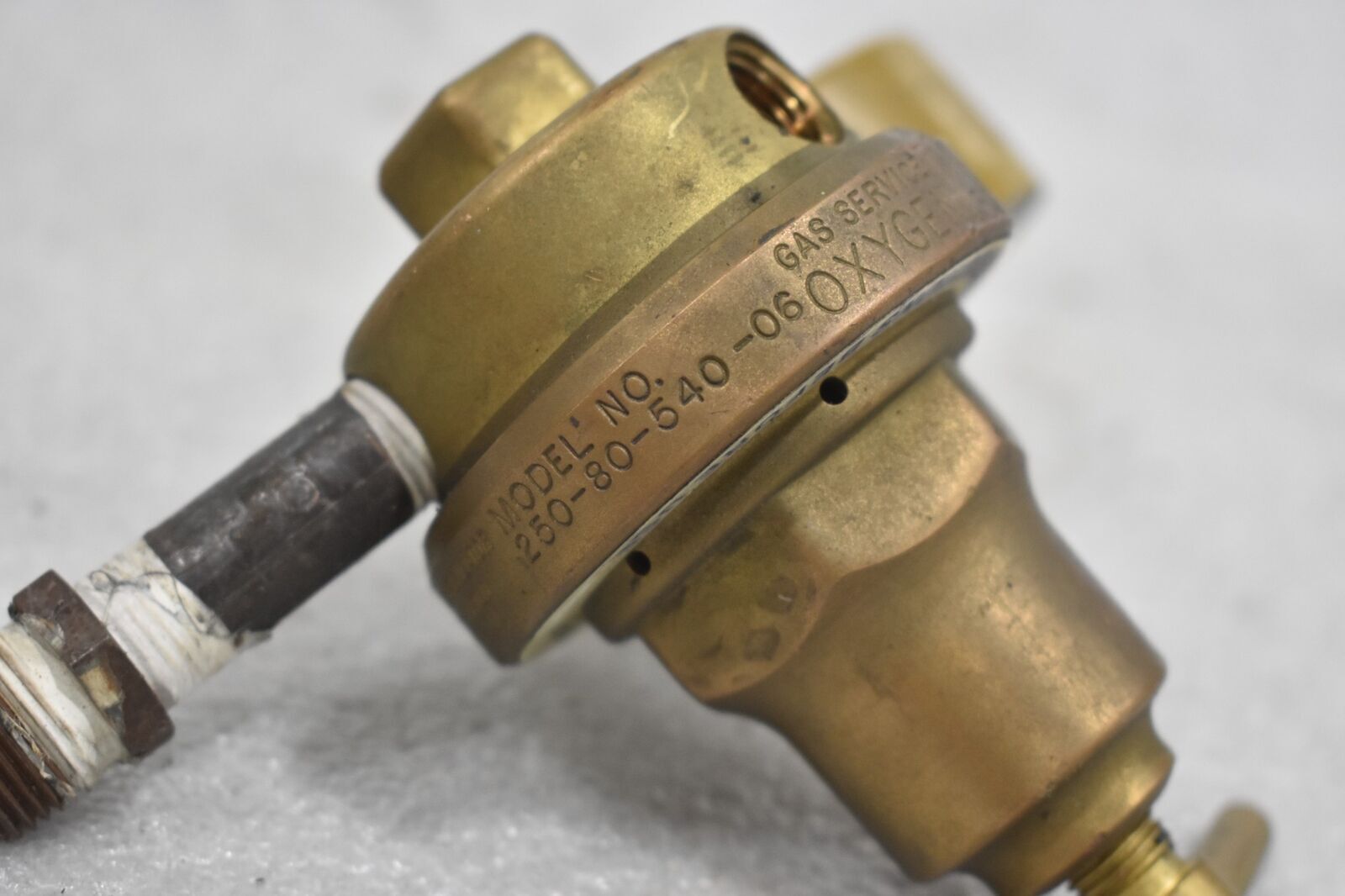 PRAXAIR PROSTAR 250-80-540-06 COMPRESSED GAS REGULATOR 0-100 PSI, 3000 PSIG MAX