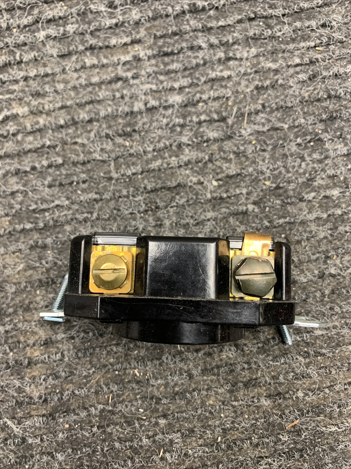 New Hubbell 2710 Twist Lock Receptacle 125/250V