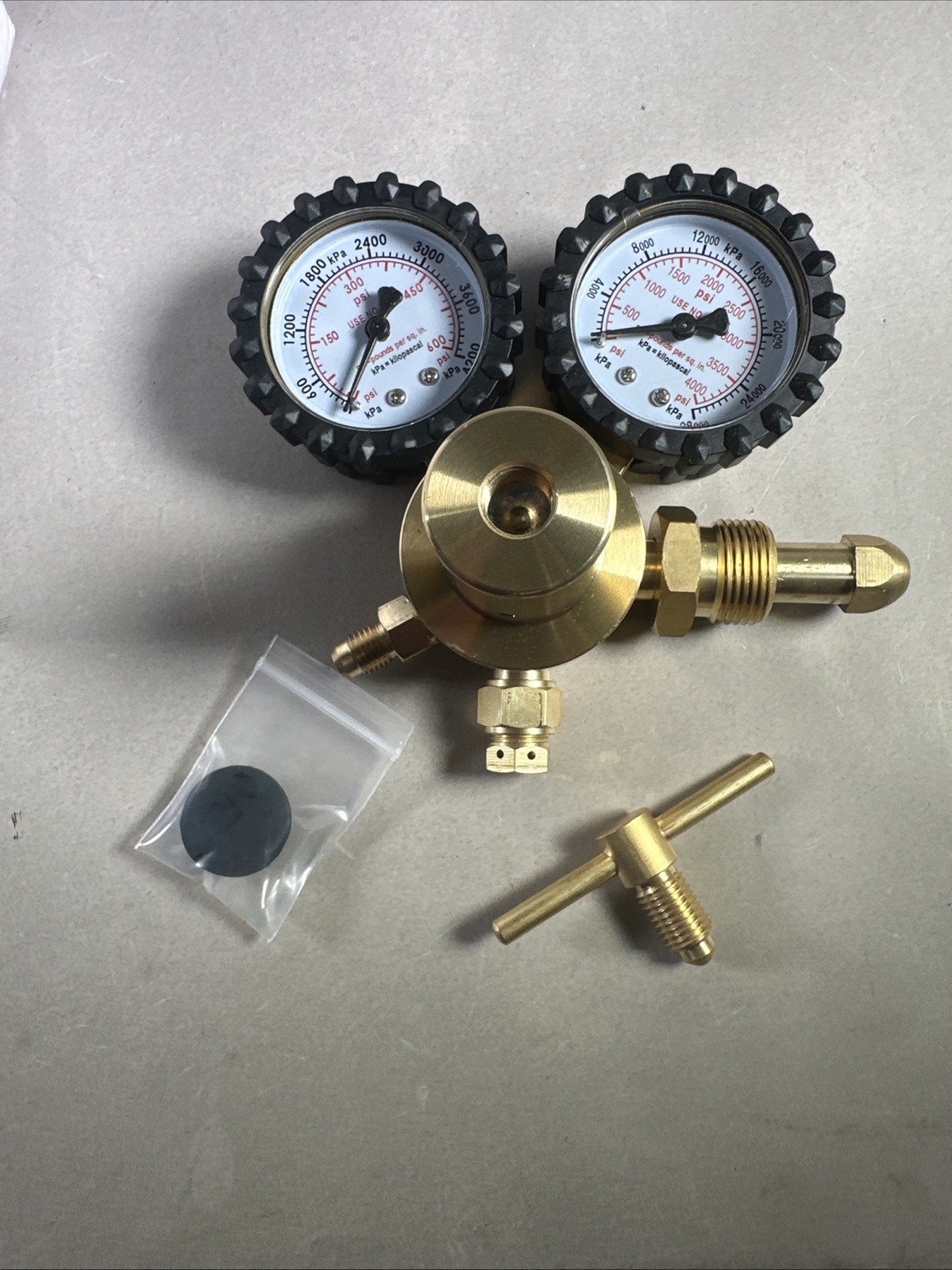 Nitrogen Regulator With 0-400 Psi Delivery Pressure Cga580 Inlet 1/4″ Male Flare