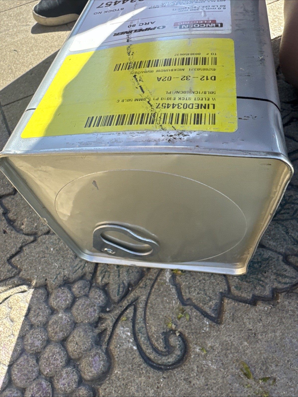 Lincoln Electric ED034457 Pipeliner® Arc 80, 5.0 x 350 mm 50 lb DENTED SEE PICS