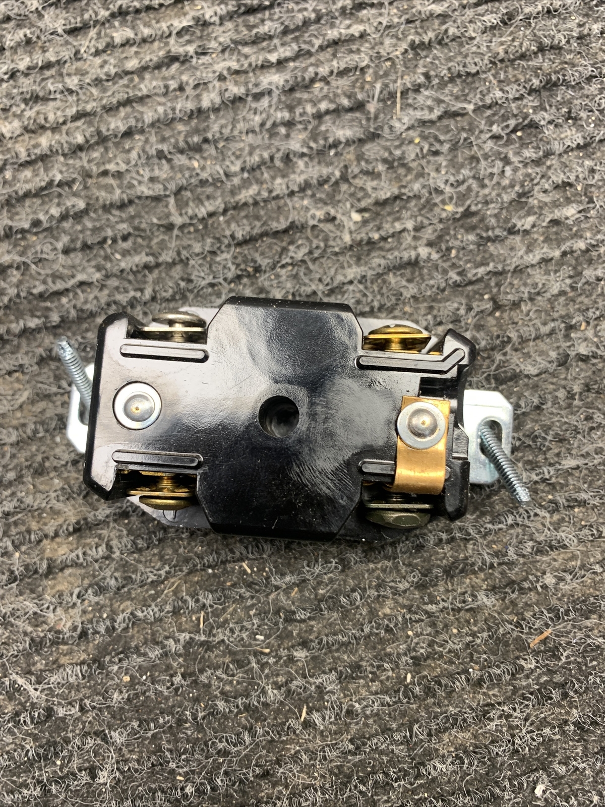 New Hubbell 2710 Twist Lock Receptacle 125/250V