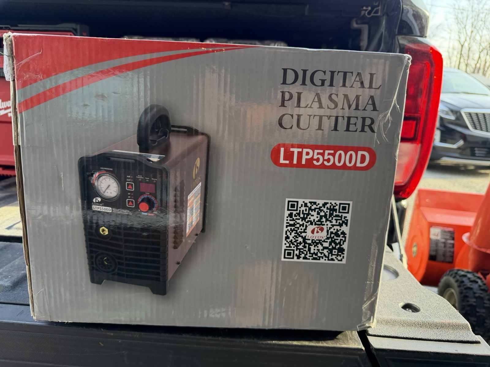 LOTOS LTP5500D 110V/220V Plasma Cutter – Brown