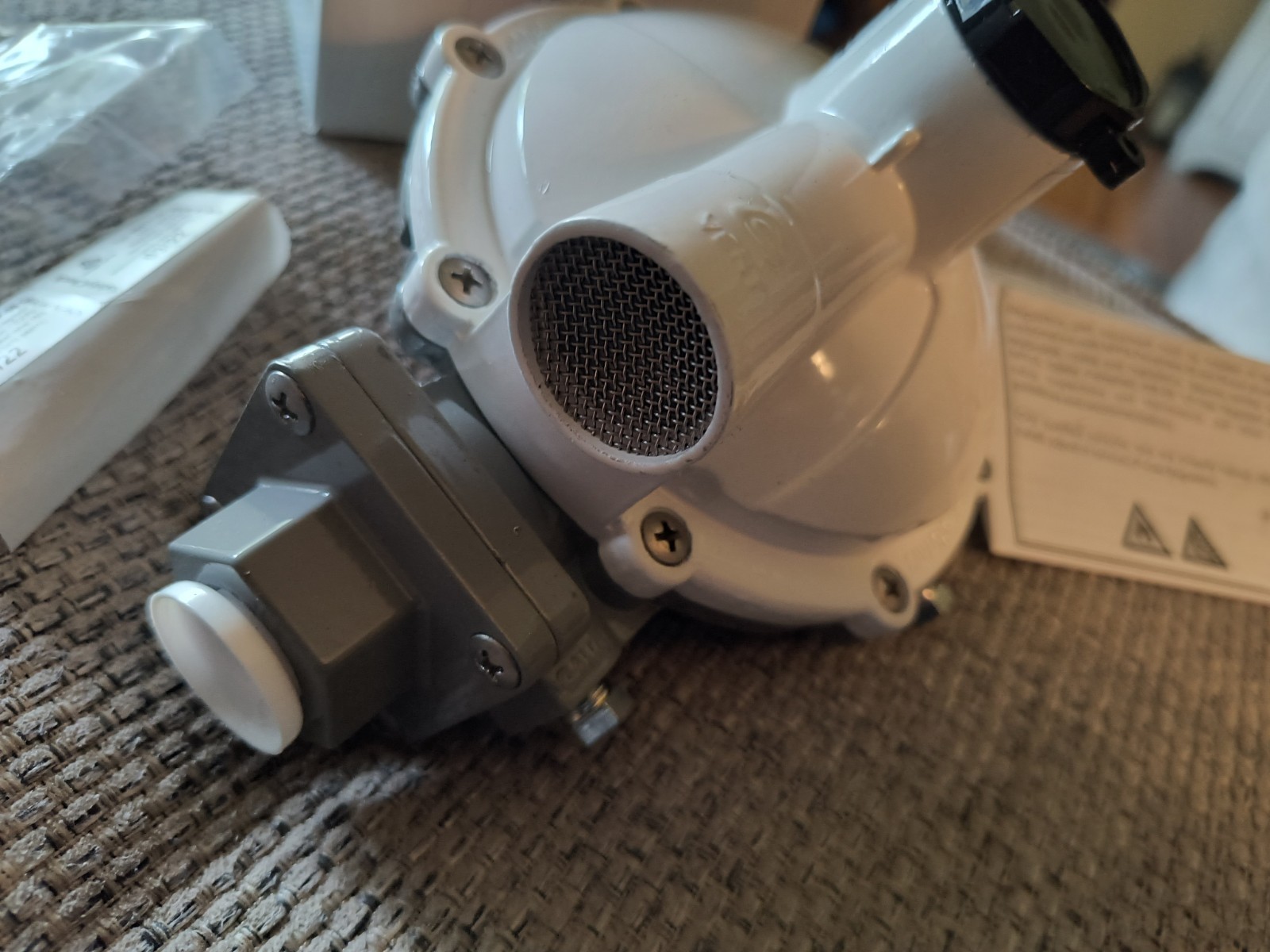 KOSAN 998TP-08 1/2″ NPT x 1/2″ NPT 2 PSI 1.46M BTU PROPANE REGULATOR NEW Cavagna