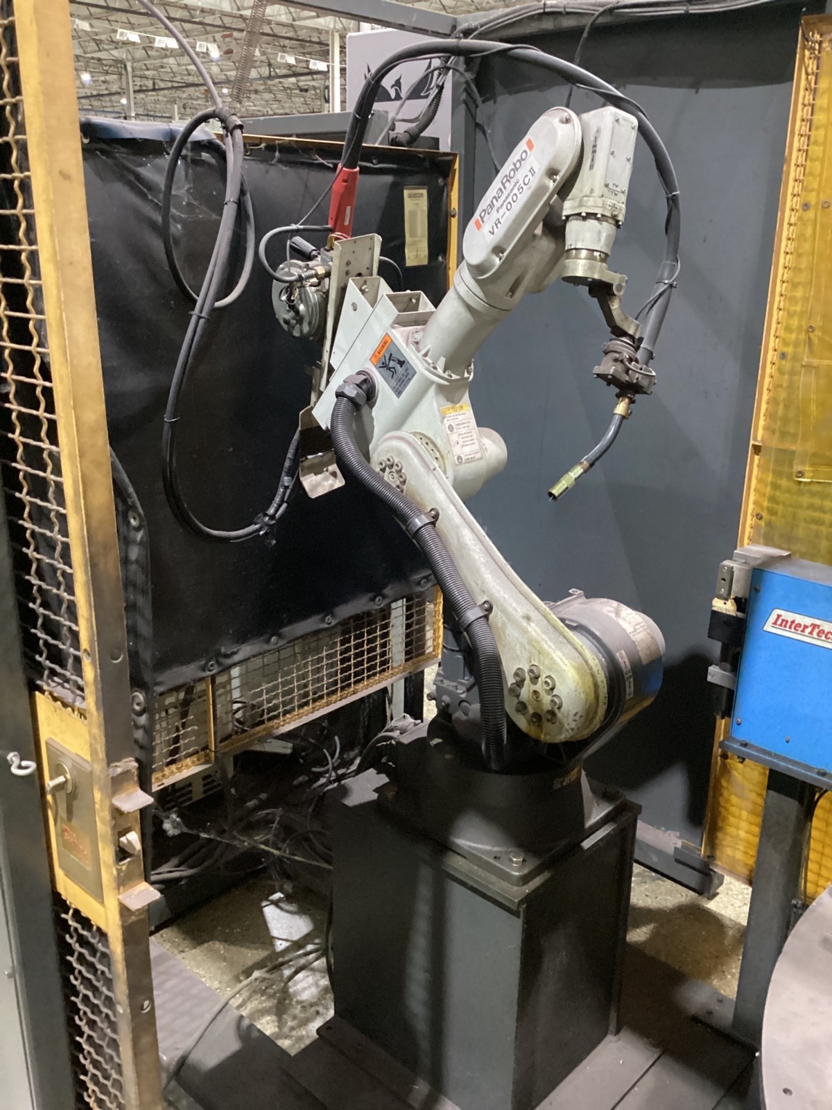 PANASONIC PerformArc VR-005CII Robotic Welding Cell w/ Indexer USED