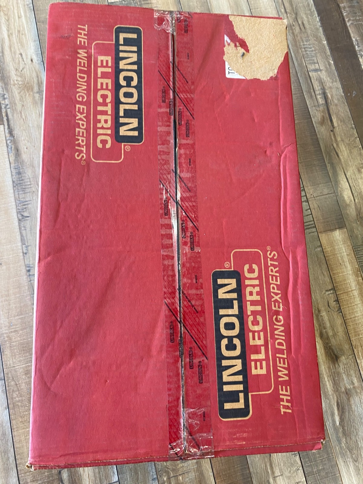 Lincoln Electric LE31MP Multi-Process Welder – Black/Red (K3461-1)
