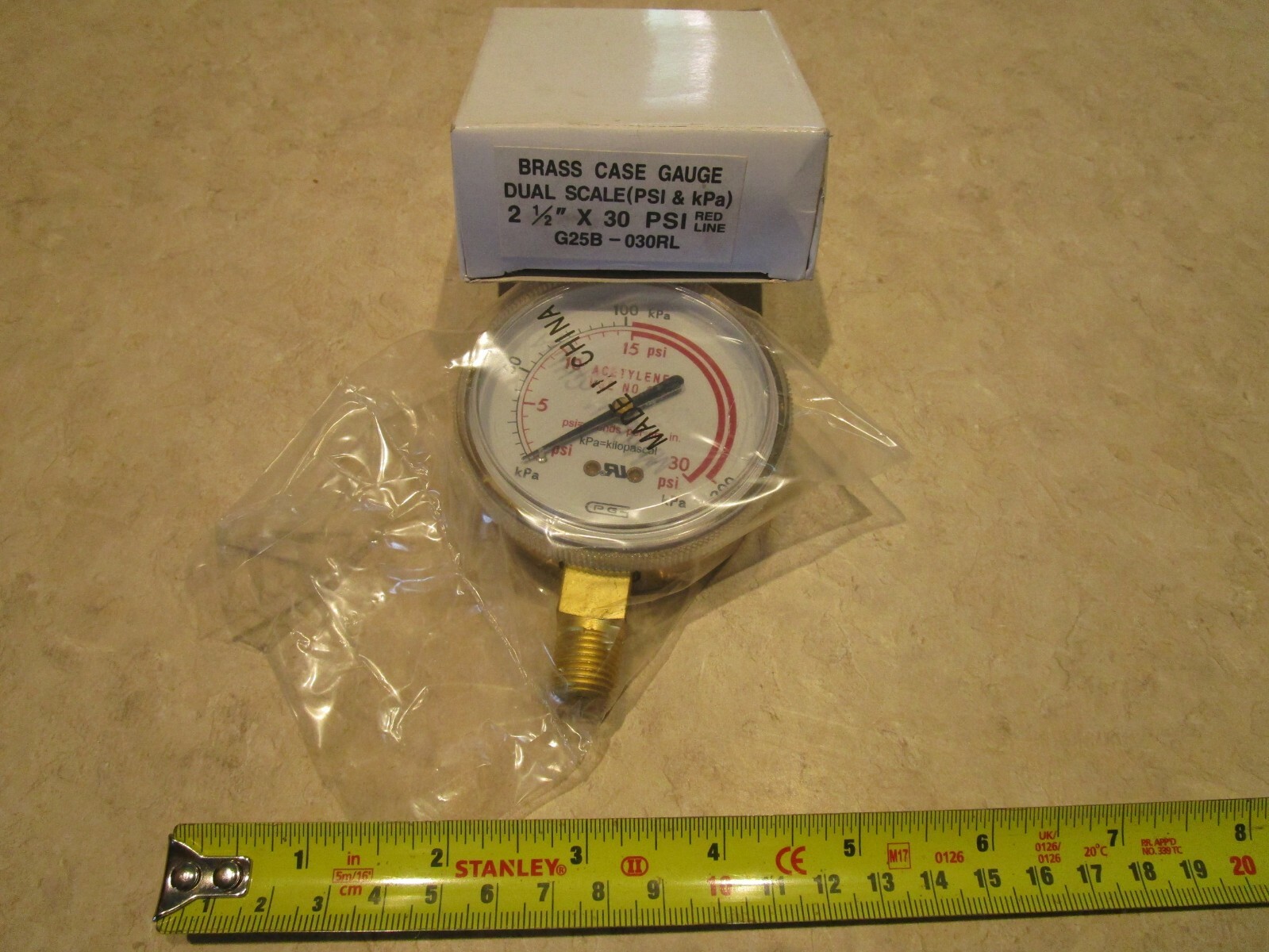 GENTEC G25B-030RL ACETYLENE GAUGE 0-30 psi 2-1/2″ inches, 1/4″ NPT, B0361