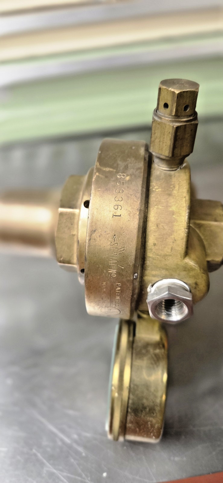 Victor SR700E Extra High Flow Heavy Duty Regulator CGA-580 High Capacity