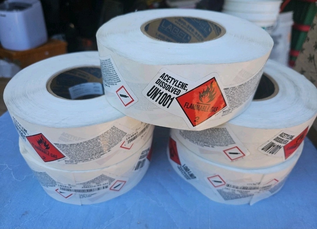 Acetylene Flammable Gas StickerO.S.H.A. Approved / Required Top of Tank. 2 pack