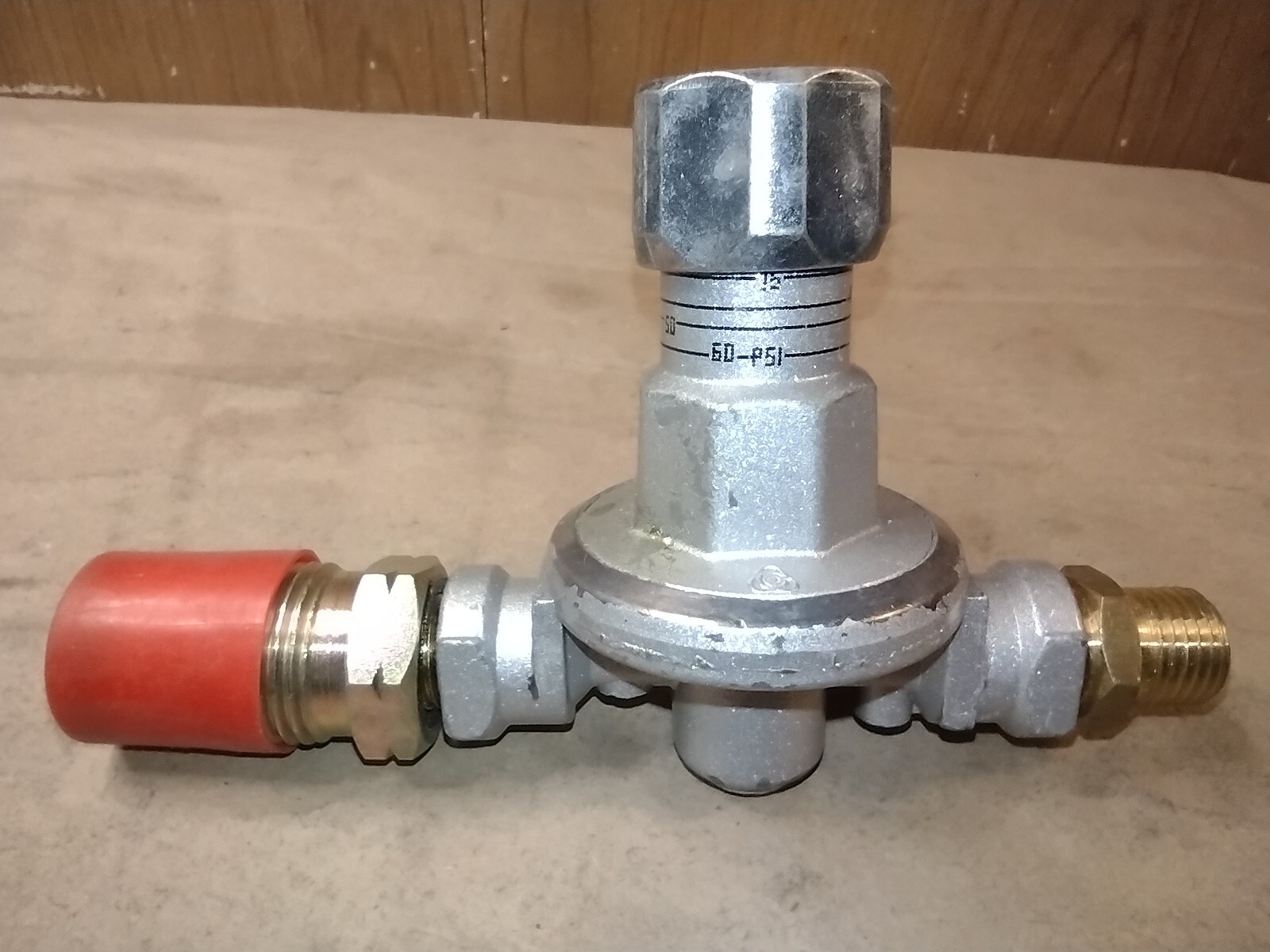 Sievert 915 Single Stage Propane (LP) Regulator, 15-160PSI, POL