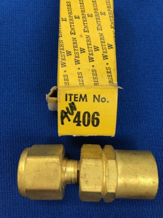 Western Enterprises adaptor Right Hand Female Left Hand FeMale AW406