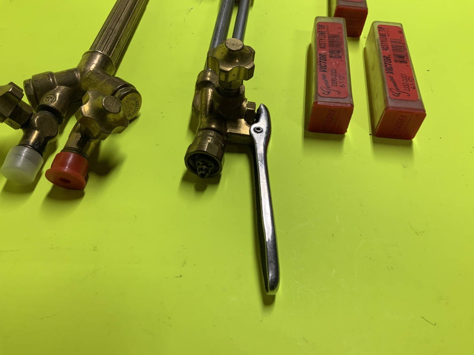 Victor Cutting Torch Set CA25 Attachment WH26FC Handle &4 tips