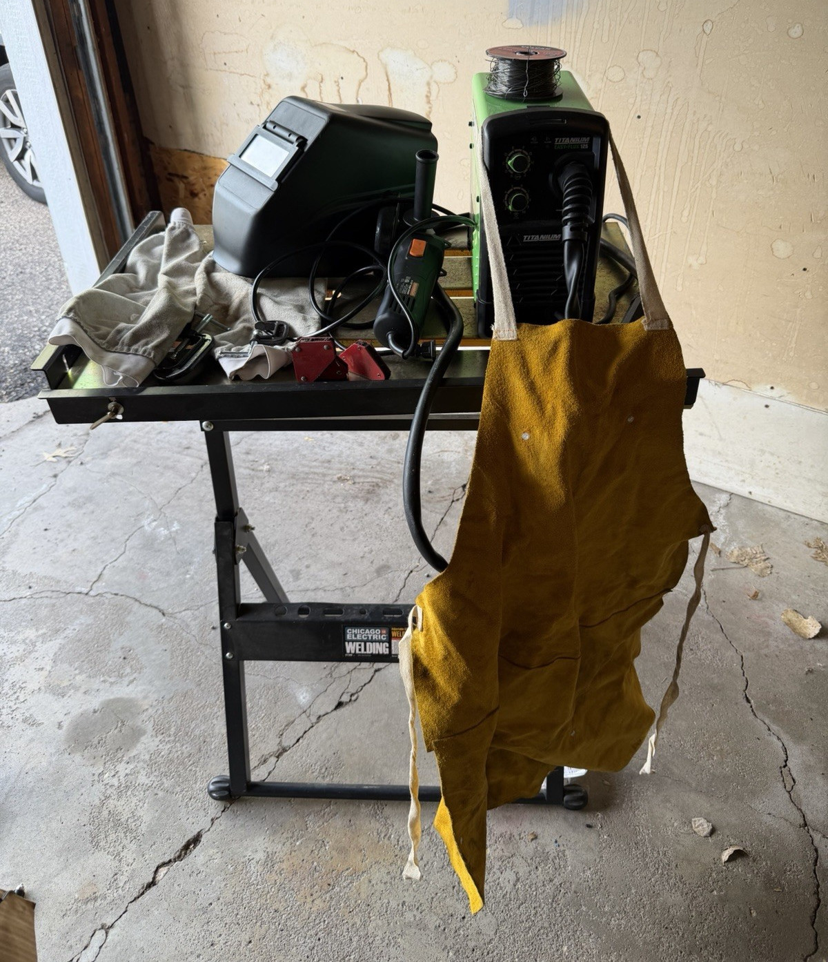 TITANIUM EASY-FLUX 125 Flux Core Welder 120V Gasless Semi-Automatic Feed