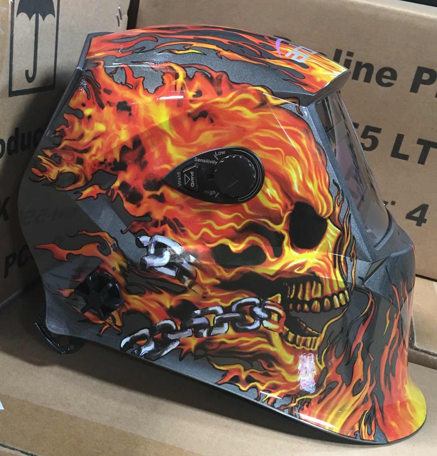 XDH700 4-sensors Solar Auto Darkening Shade 9 to 13 Welding/grinding Helmet
