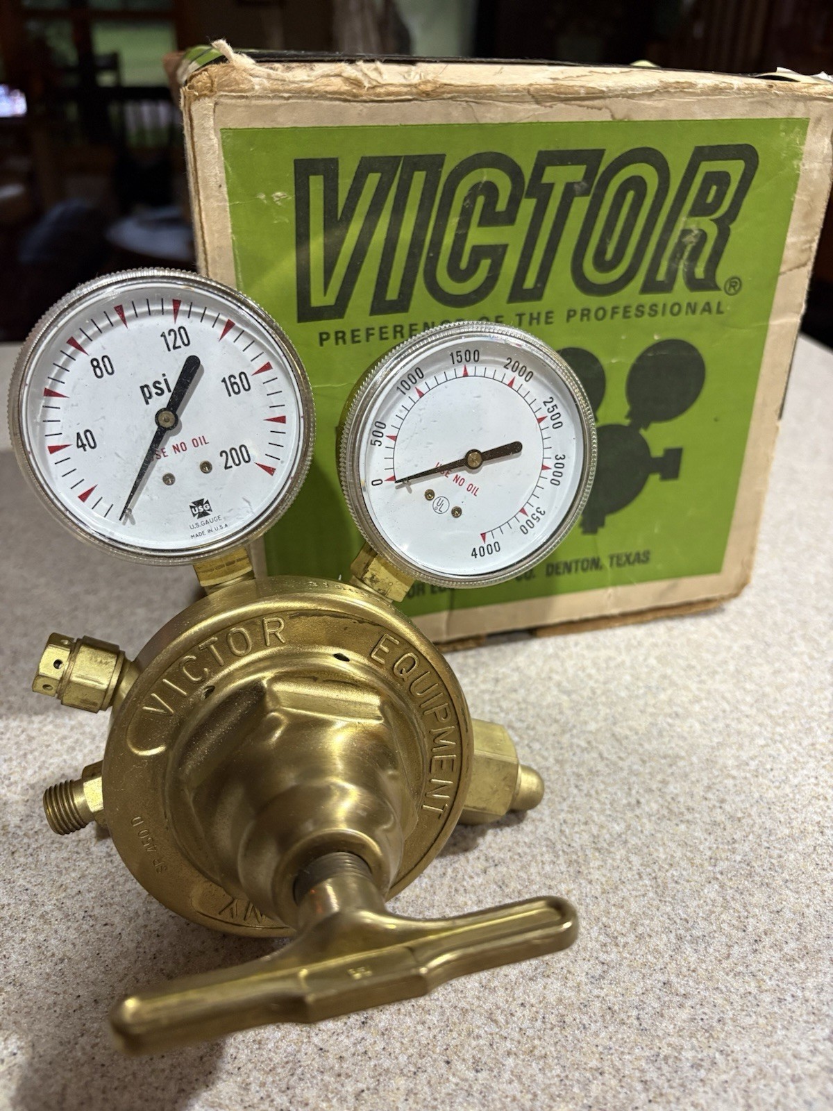 Vintage Brass Victor Safety Regulator SR 450D-540 . For Oxygen Tank