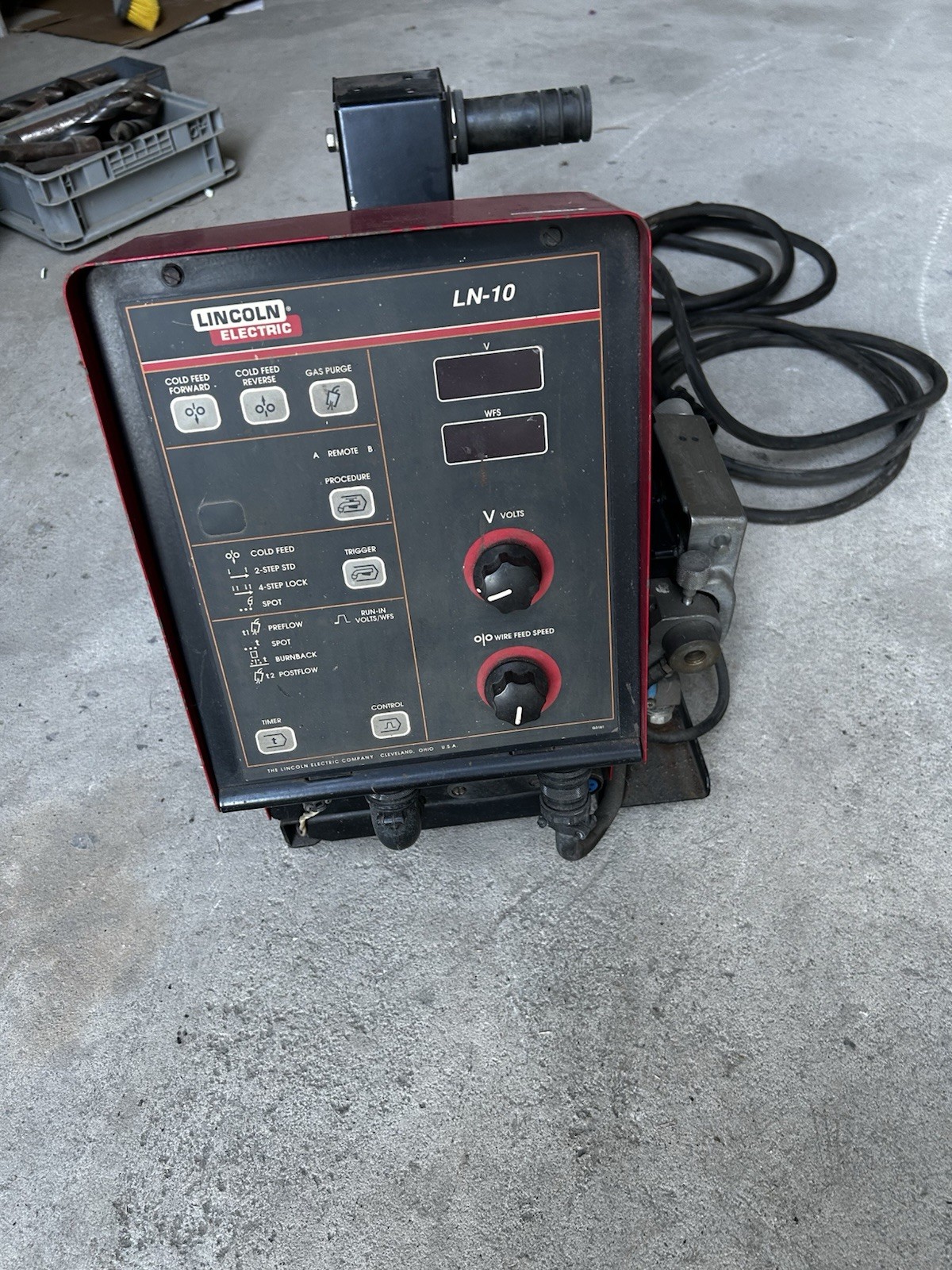 Lincoln Electric LN-10 Wire Feeder with Cable Control and Power Cable