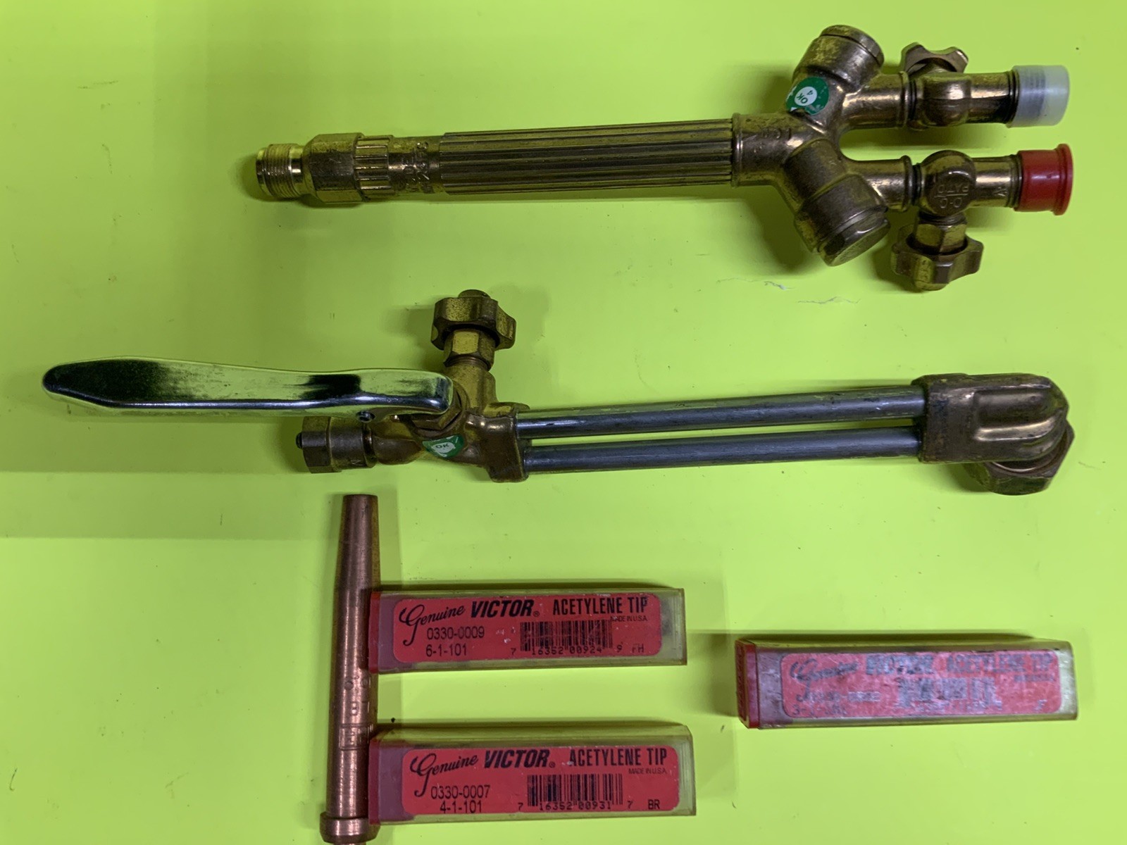 Victor Cutting Torch Set CA25 Attachment WH26FC Handle &4 tips