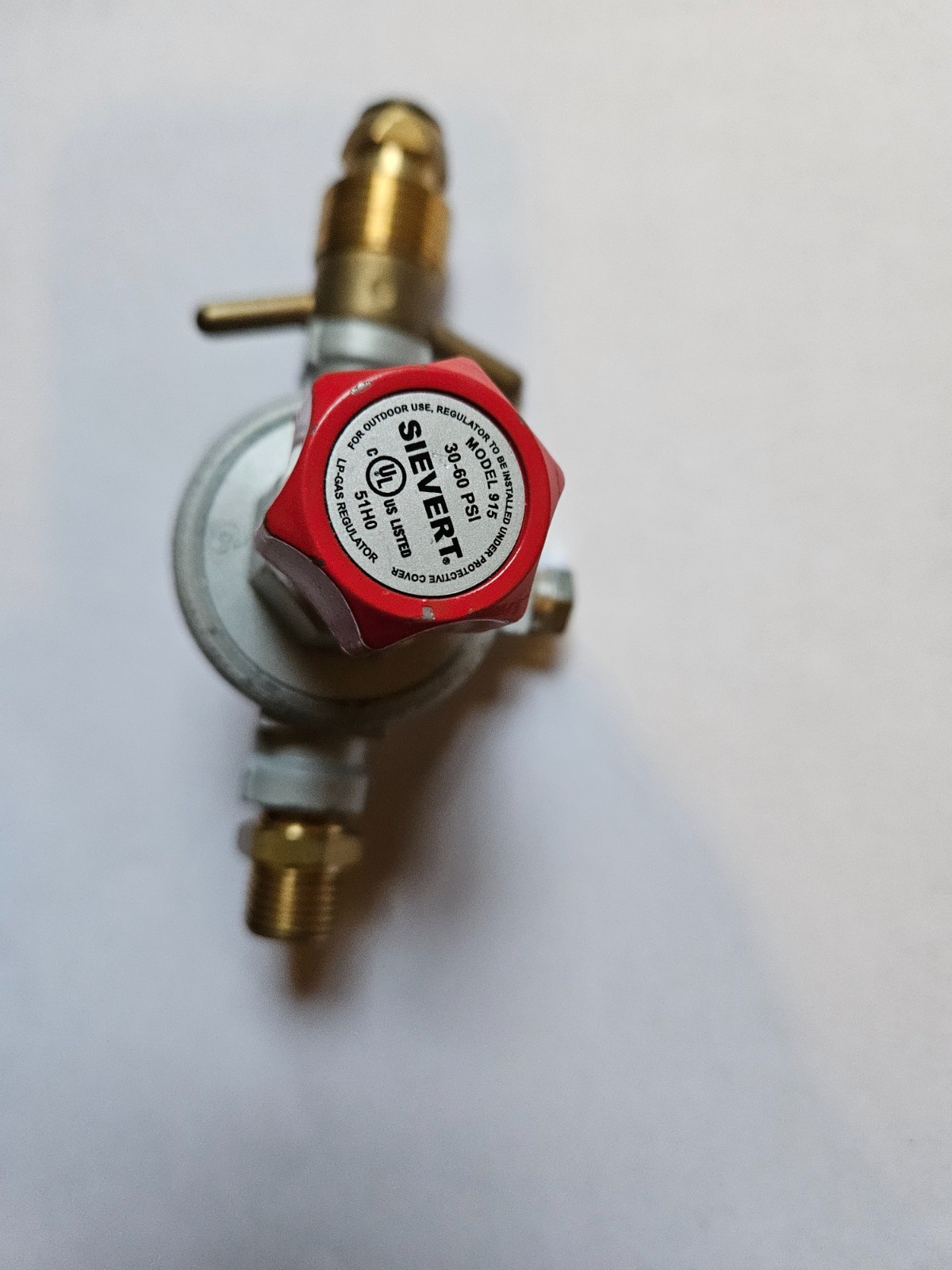 Sievert Propane Regulator Adjustable 15 60 PSI Single Stage CGA 510 Brass Steel