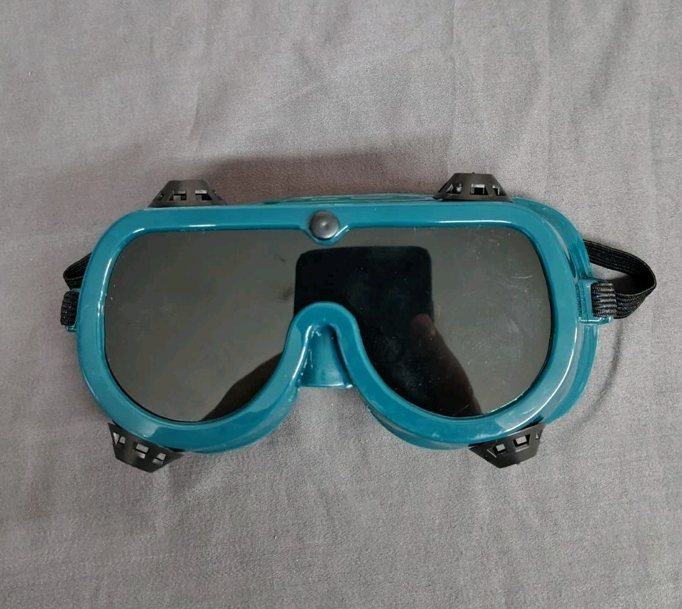 New Welding Goggles Rubber Plastic CHOB ANSIZ 87.1