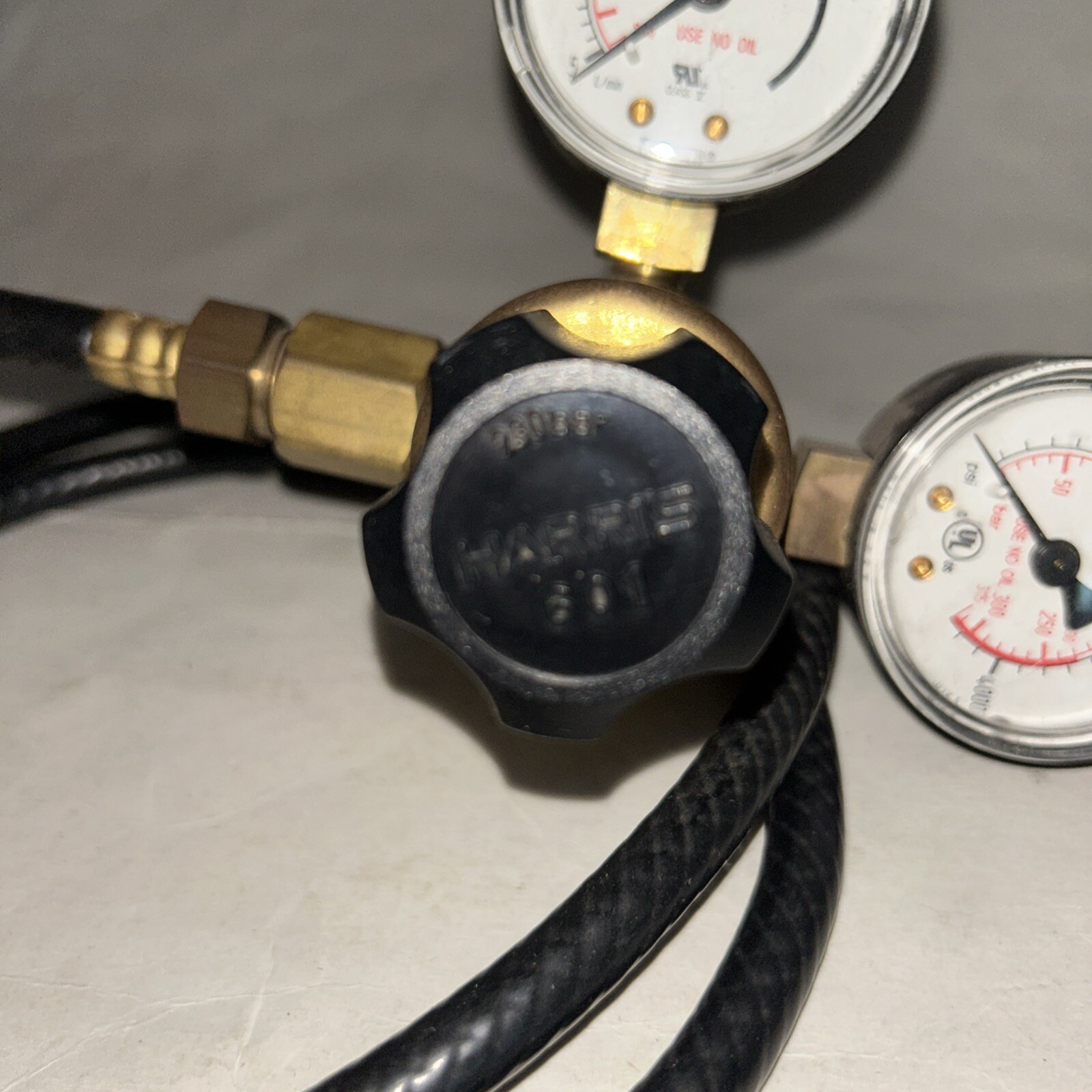 Harris gas shielding regulator for a welding torch (11777)