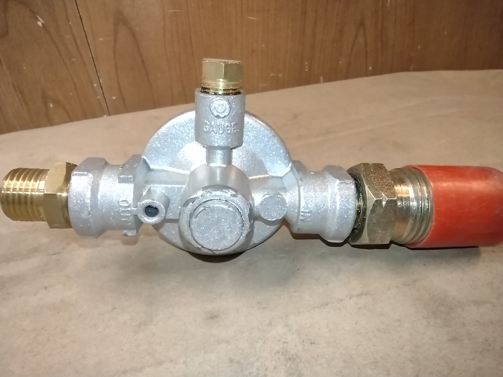Sievert 915 Single Stage Propane (LP) Regulator, 15-160PSI, POL