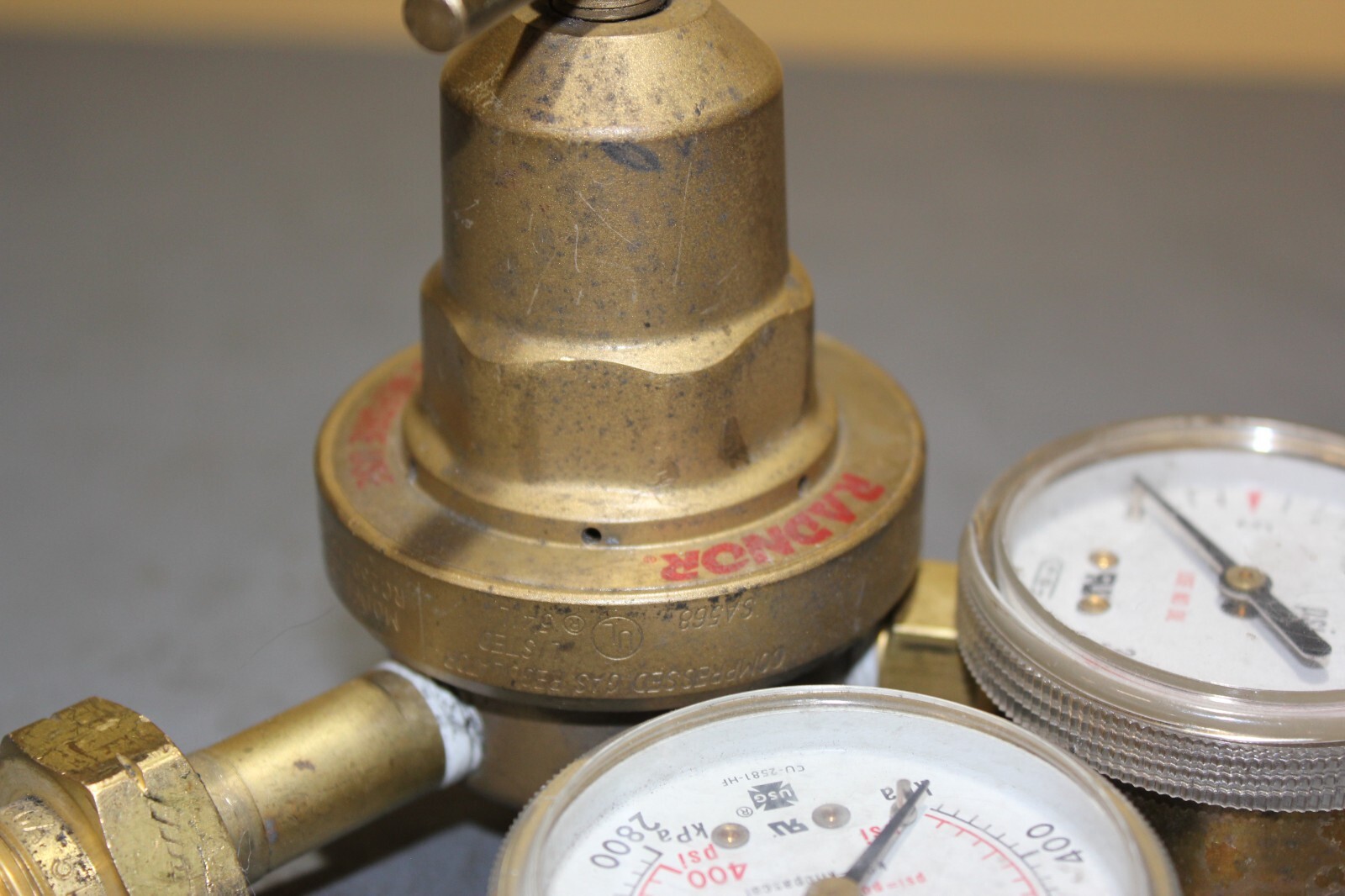 RADNOR compressed gas regulator 250-15-510