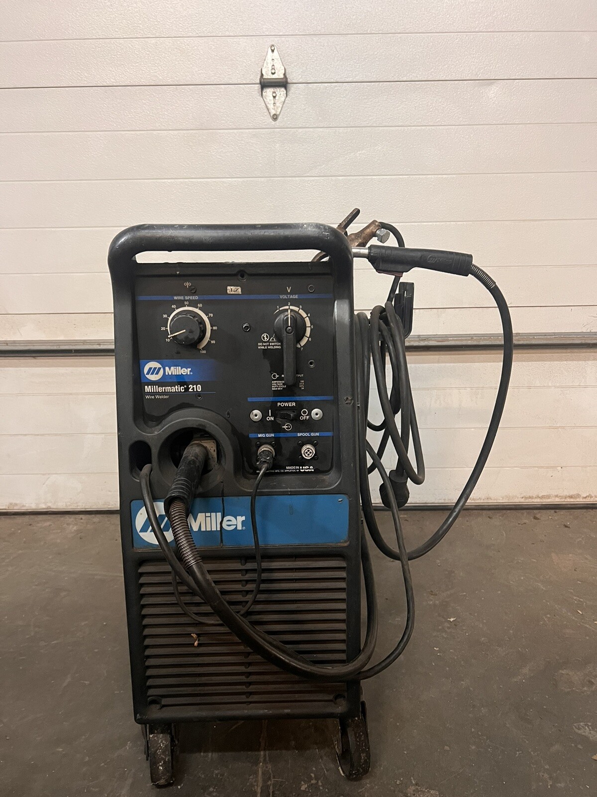 Millermatic 210 AC/DC Welder 225 AMP – Government Surplus – WE SHIP