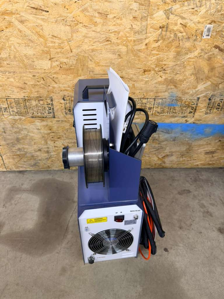 USED SFX 1200W Handheld Laser Welder Air-Cooled Multi-Material Welding&Cleaning